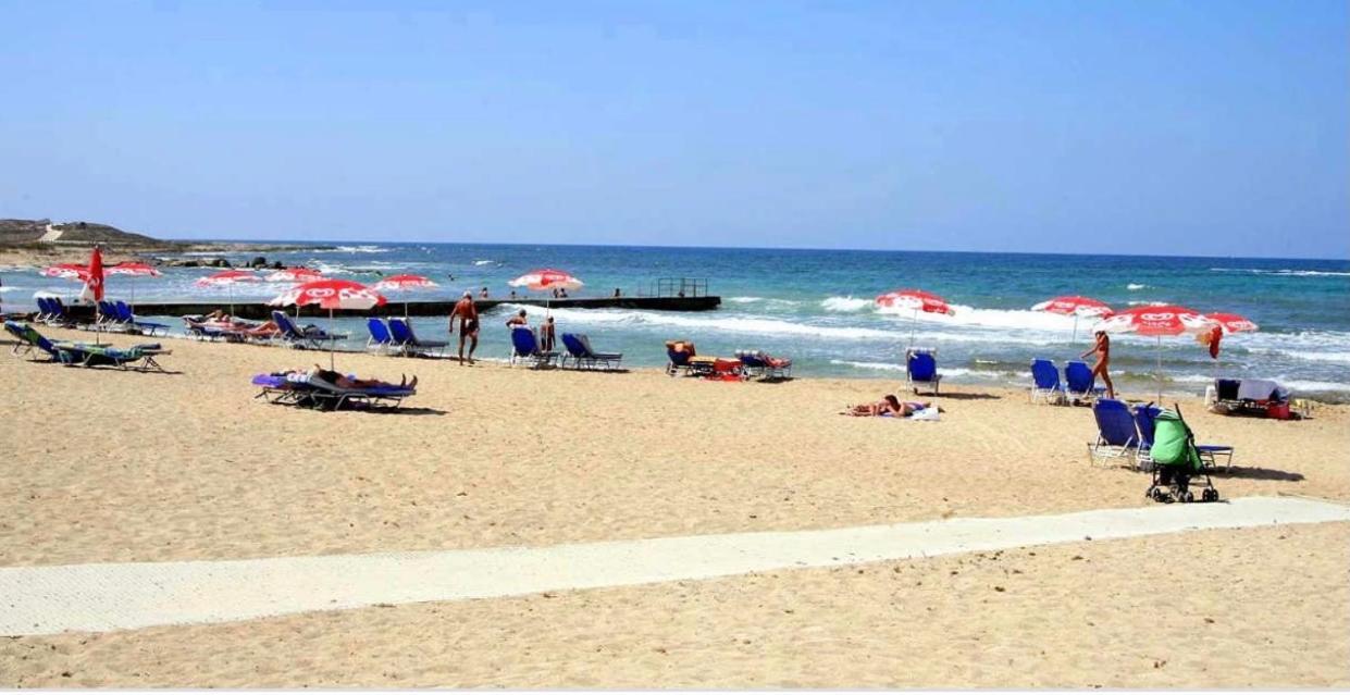 Queens Garden Walking Distance To The Beach Paphos Exterior foto